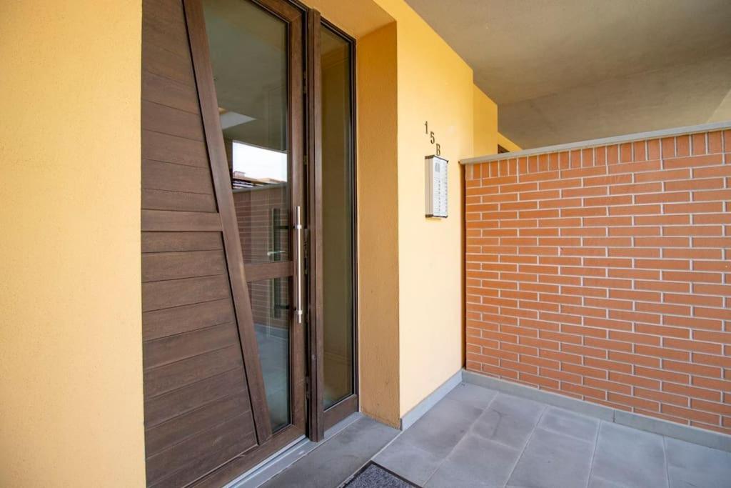 Airport-train Station Ac Free Parking Pisa