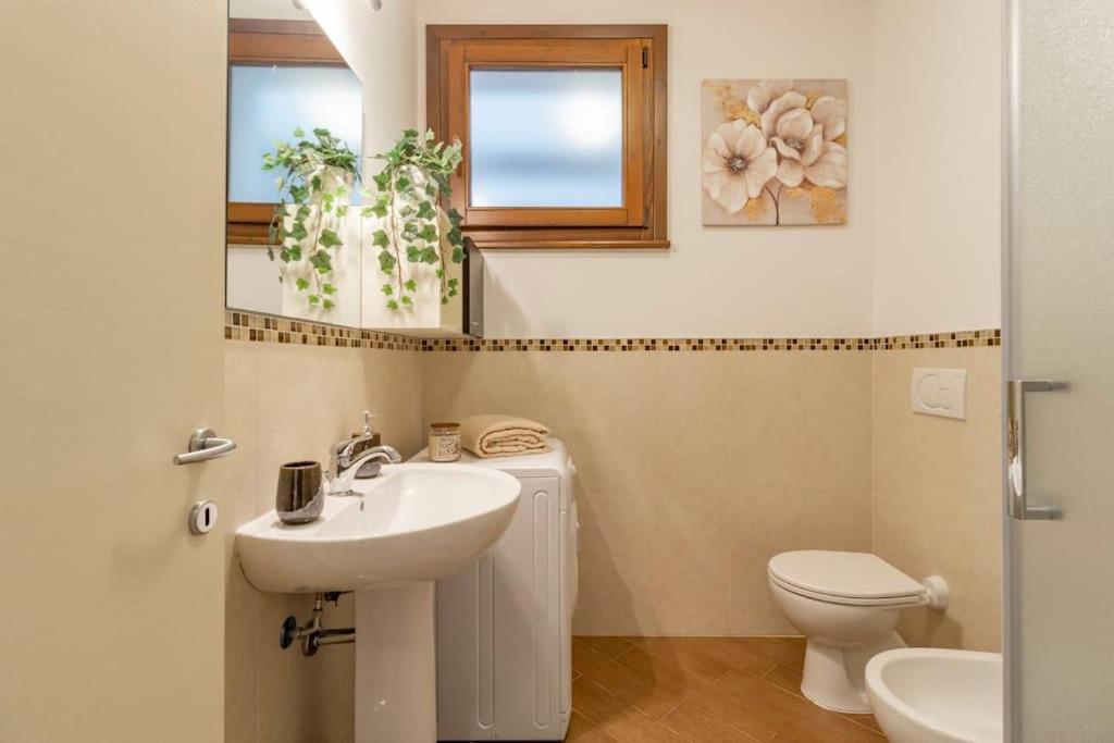 Airport-train Station Ac Free Parking Apartment