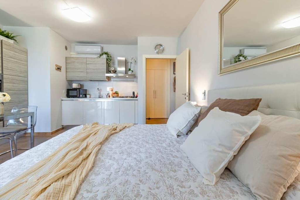 Airport-train Station Ac Free Parking Apartment Pisa