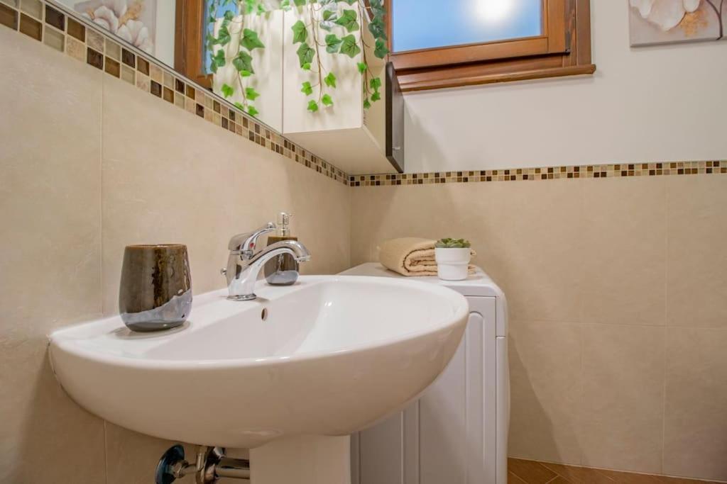Airport-train Station Ac Free Parking Apartment *
