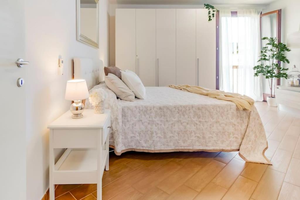 Airport-train Station Ac Free Parking Apartment