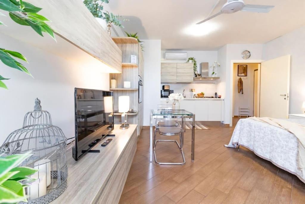 Airport-train Station Ac Free Parking Apartment *