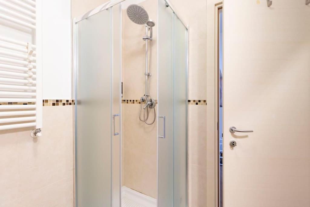 Apartment Airport-train Station Ac Free Parking *